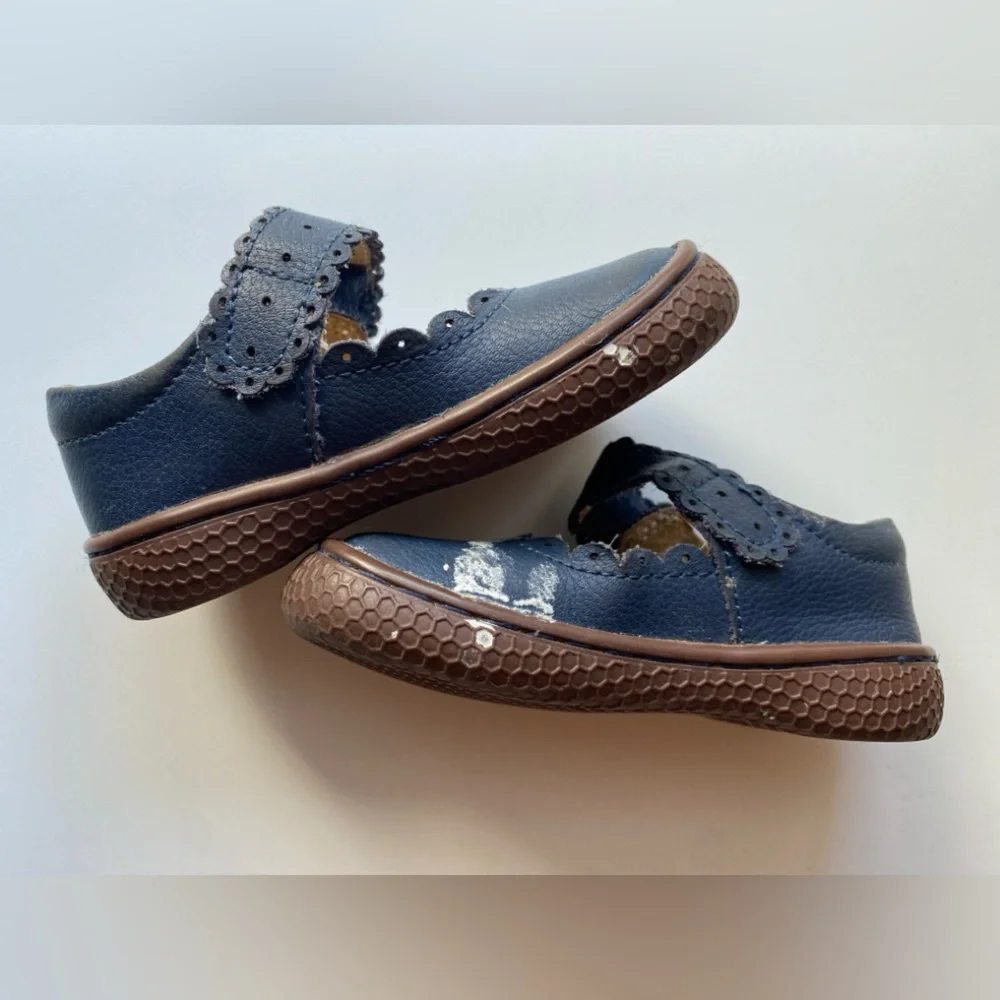 Livie & Luca Navy Mary Jane Shoes / Size 4C / Play